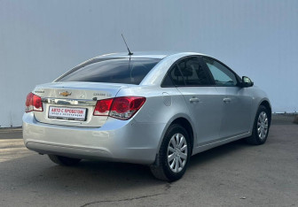 Подержанный автомобиль Chevrolet Cruze Sedan 2012 года (5 фото)