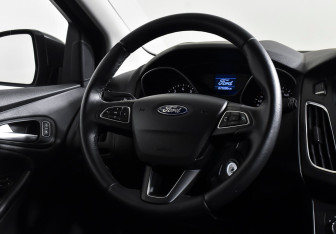 Подержанный автомобиль Ford Focus Hatchback 2019 года (12 фото)