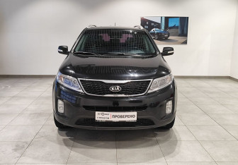Подержанный автомобиль Kia Sorento 2017 года (2 фото)