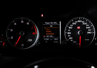 Подержанный автомобиль Audi Q5 2013 года (11 фото)