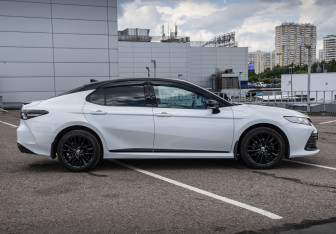 Подержанный автомобиль Toyota Camry Sedan 2022 года (4 фото)