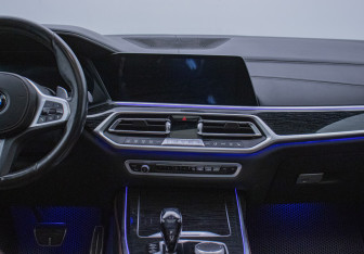 Подержанный автомобиль BMW X7 2020 года (13 фото)