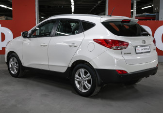 Подержанный автомобиль Hyundai ix35 2012 года (7 фото)