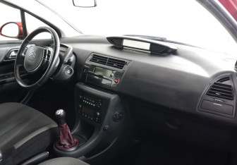 Подержанный автомобиль Citroen C4 Hatchback 2006 года (6 фото)