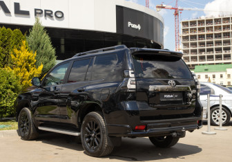 Подержанный автомобиль Toyota Land Cruiser Prado 2021 года (5 фото)