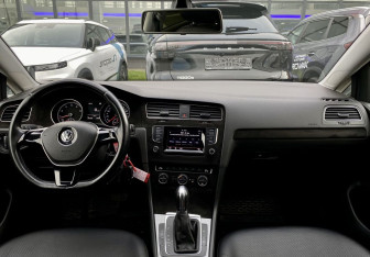 Подержанный автомобиль Volkswagen Golf Hatchback 2014 года (11 фото)