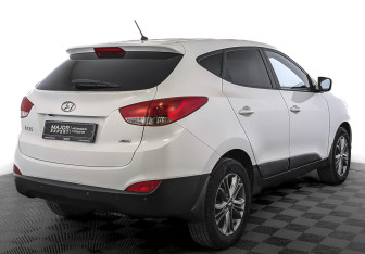 Подержанный автомобиль Hyundai ix35 2014 года (5 фото)
