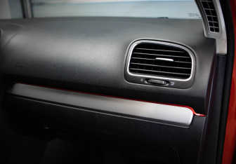 Подержанный автомобиль Volkswagen Golf Hatchback 2011 года (26 фото)