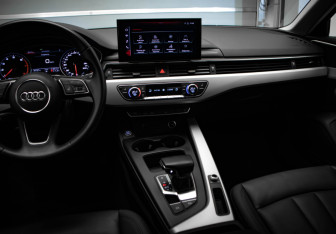 Подержанный автомобиль Audi A4 Sedan 2021 года (21 фото)