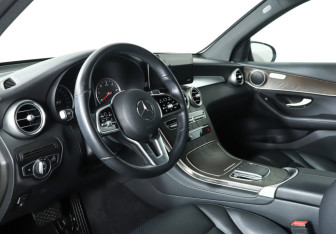 Подержанный автомобиль Mercedes-Benz GLC Coupe 2020 года (13 фото)