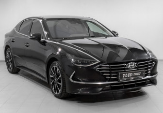 Подержанный автомобиль Hyundai Sonata 2020 года (3 фото)