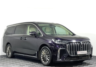 Подержанный автомобиль Voyah Dream 2024 года (3 фото)