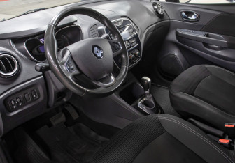 Подержанный автомобиль Renault Kaptur 2019 года (16 фото)