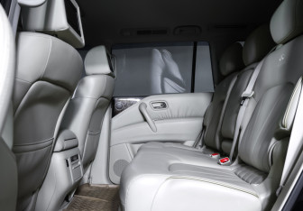 Подержанный автомобиль Infiniti QX56 2012 года (12 фото)