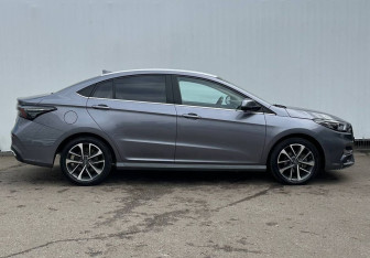 Подержанный автомобиль Omoda S5 2023 года (4 фото)