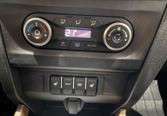 Подержанный автомобиль LADA (ВАЗ) XRAY 2019 года (16 фото)