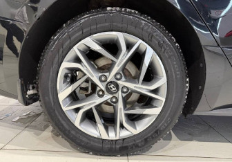 Подержанный автомобиль Hyundai Sonata 2020 года (19 фото)