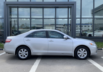 Подержанный автомобиль Toyota Camry Sedan 2011 года (5 фото)