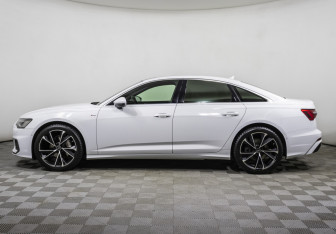 Подержанный автомобиль Audi A6 Sedan 2019 года (8 фото)