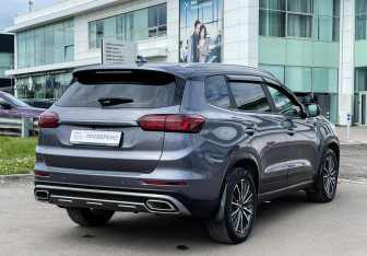 Подержанный автомобиль Chery Tiggo 8 Pro 2022 года (5 фото)