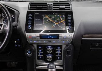 Подержанный автомобиль Toyota Land Cruiser Prado 2021 года (15 фото)