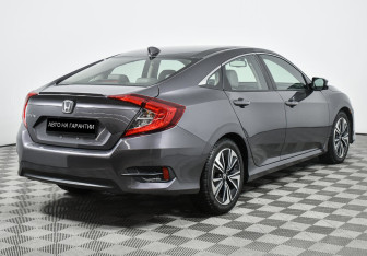 Подержанный автомобиль Honda Civic Sedan 2017 года (4 фото)