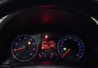 Подержанный автомобиль Volkswagen Jetta Sedan 2008 года (13 фото)