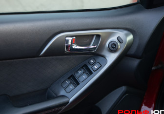 Подержанный автомобиль Kia Cerato Sedan 2012 года (16 фото)