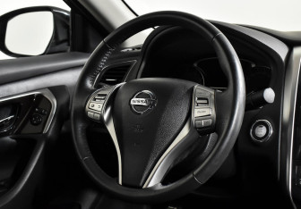 Подержанный автомобиль Nissan Teana 2015 года (11 фото)