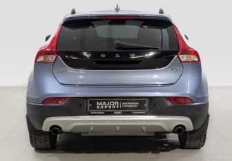 Подержанный автомобиль Volvo V40 Hatchback 2019 года (6 фото)