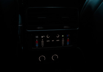 Подержанный автомобиль Audi Q8 2019 года (10 фото)