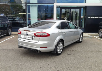 Подержанный автомобиль Ford Mondeo Liftback 2013 года (5 фото)
