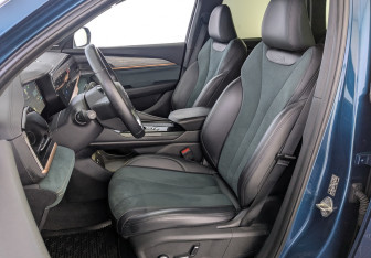 Подержанный автомобиль Geely Monjaro 2023 года (22 фото)