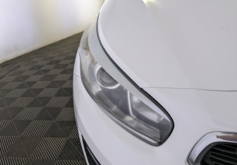 Подержанный автомобиль Kia Ceed Hatchback 2016 года (17 фото)