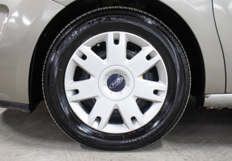 Подержанный автомобиль Citroen C3 Hatchback 2011 года (23 фото)