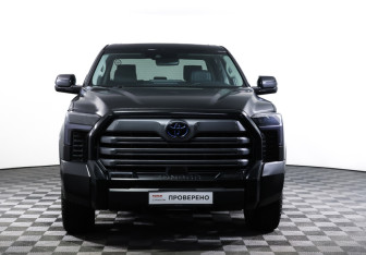 Подержанный автомобиль Toyota Tundra 2022 года (2 фото)