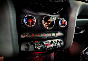 Подержанный автомобиль MINI Hatch 2020 года (24 фото)