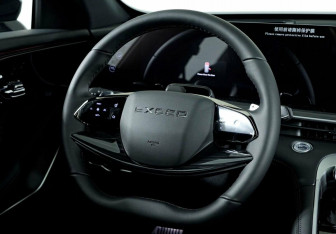 Подержанный автомобиль Exeed RX 2024 года (12 фото)