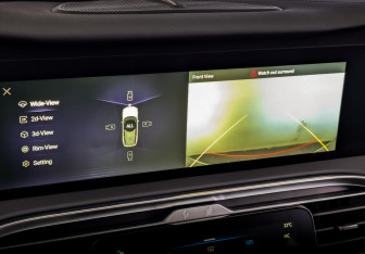 Подержанный автомобиль Hongqi E-HS9 2022 года (30 фото)