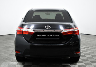 Подержанный автомобиль Toyota Corolla Sedan 2013 года (6 фото)