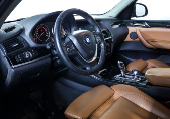 Подержанный автомобиль BMW X3 2017 года (15 фото)