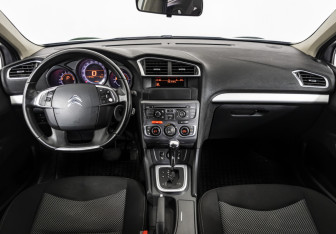 Подержанный автомобиль Citroen C4 Sedan 2014 года (9 фото)