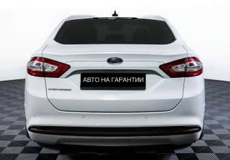 Подержанный автомобиль Ford Mondeo Sedan 2018 года (6 фото)