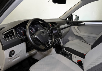 Подержанный автомобиль Volkswagen Tiguan 2017 года (16 фото)