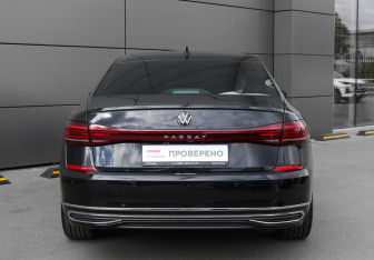 Подержанный автомобиль Volkswagen Passat Sedan 2021 года (6 фото)