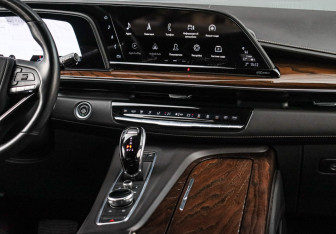 Подержанный автомобиль Cadillac Escalade Suv 2021 года (32 фото)