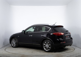 Подержанный автомобиль Infiniti EX 2011 года (7 фото)