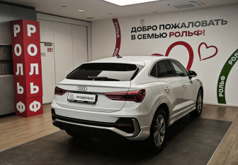 Подержанный автомобиль Audi Q3 Sportback 2021 года (4 фото)