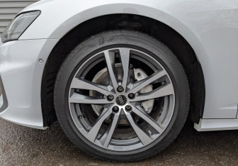 Подержанный автомобиль Audi A6 Sedan 2022 года (18 фото)