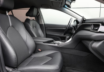 Подержанный автомобиль Toyota Camry Sedan 2021 года (12 фото)